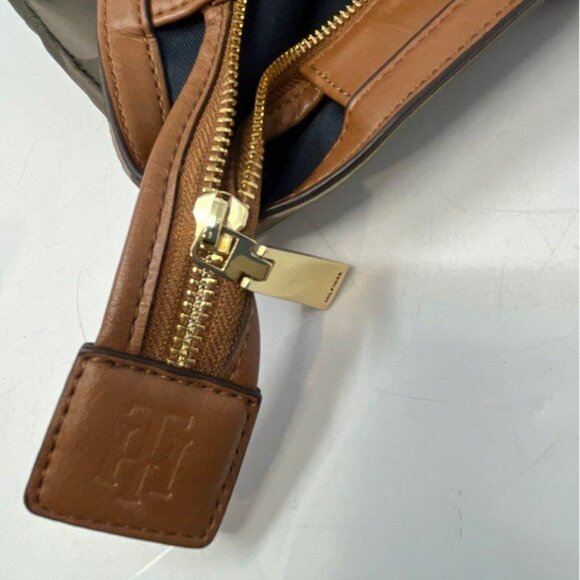 Tommy Hilfiger Camo Purse - Picture 5 of 6